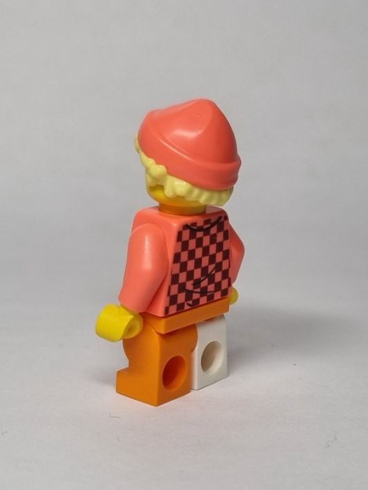 Lego Kit di costruzioni: LEGO BAM Easter 2025 Happy Boy with Plaster leg – Nuovo (secondo la descrizione) da Basadingen venduto da NekoBricks 5
