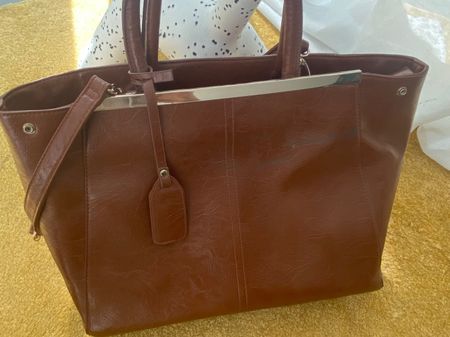BRAUNE HANDTASCHE