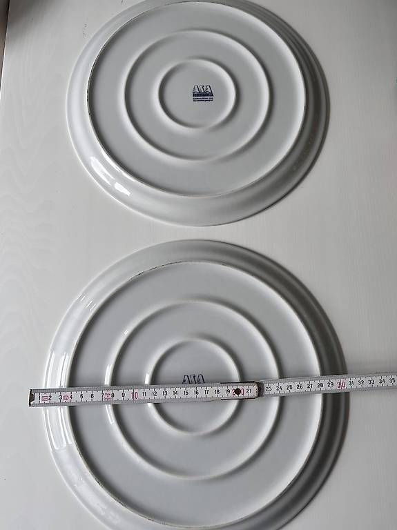 Piatti: 2 Pizzateller 32cm Nähe Zürich Westring – Usato da Oberwil-Lieli venduto da Scratch12 1