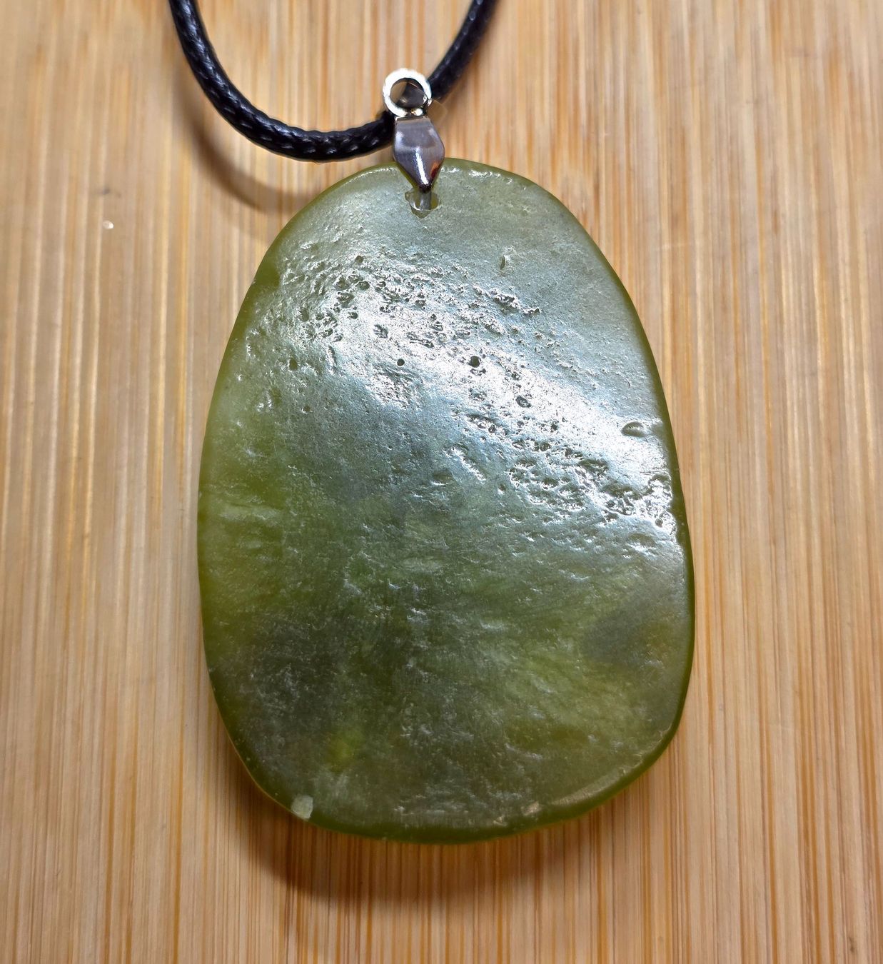 Minerali & Pietre curative: Grüne Jade Acala Anhänger A – Nuovo e nell'imballaggio originale da Matzingen venduto da Shay_Crystalz 2