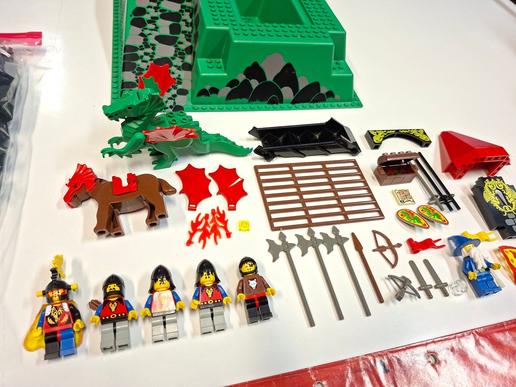 Lego Spielzeuge: Lego 6082 Fire Breathing Fortress – Gebraucht aus Sils im Domleschg von AMAG_AUDI_ZH 4