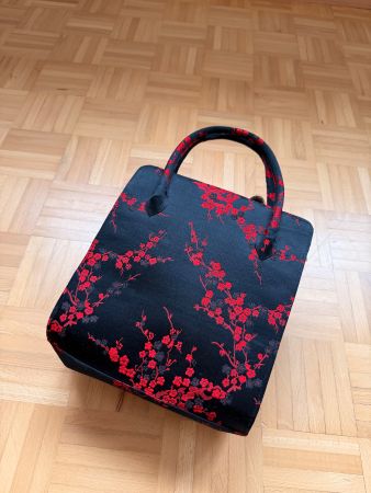 Satin Handtasche