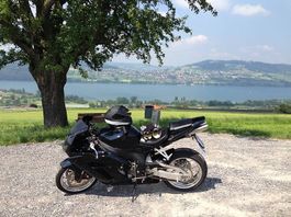 Honda Fireblade 1000 RR - FRISCH AB MFK!