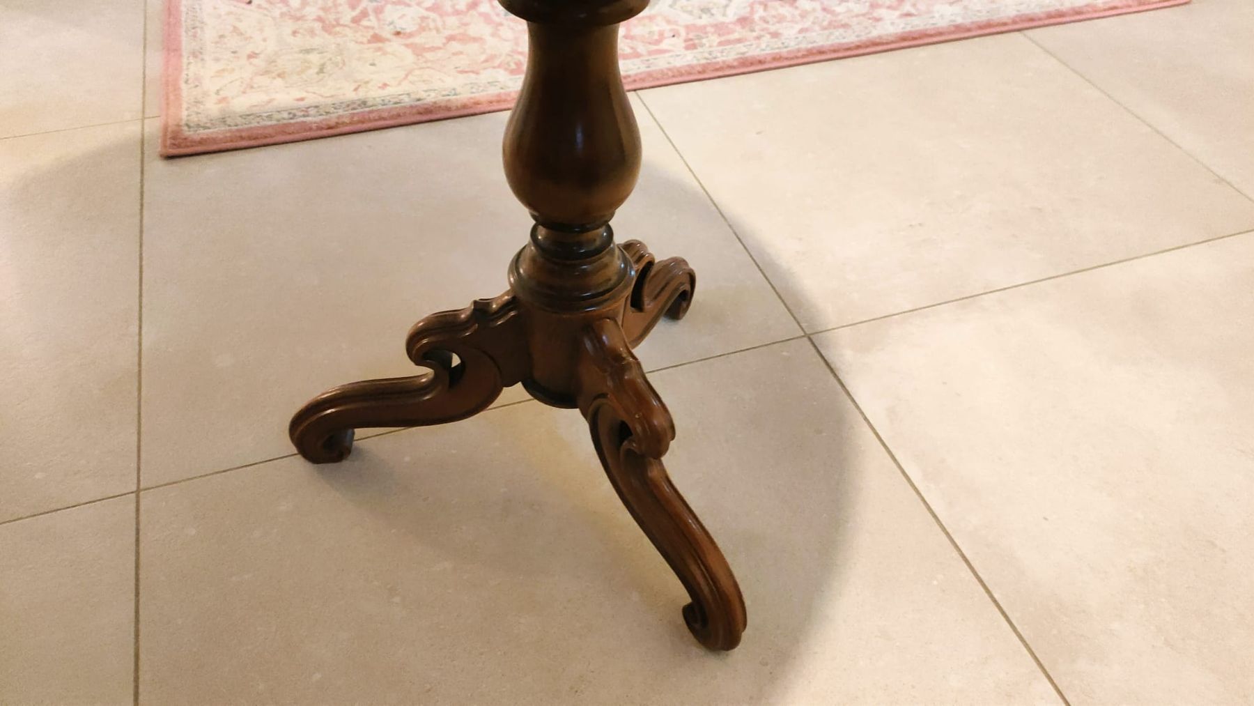 Tavoli: Tisch - Durchmesser 66cm - Dicke 2.8cm  67cm hoch – Usato da Mattwil venduto da FamilieG. 4