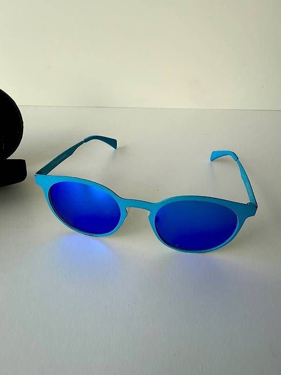 Brillen & Gläser: Sonnenbrille Neonblau – Gebraucht aus Zwillikon von roadcycilist76