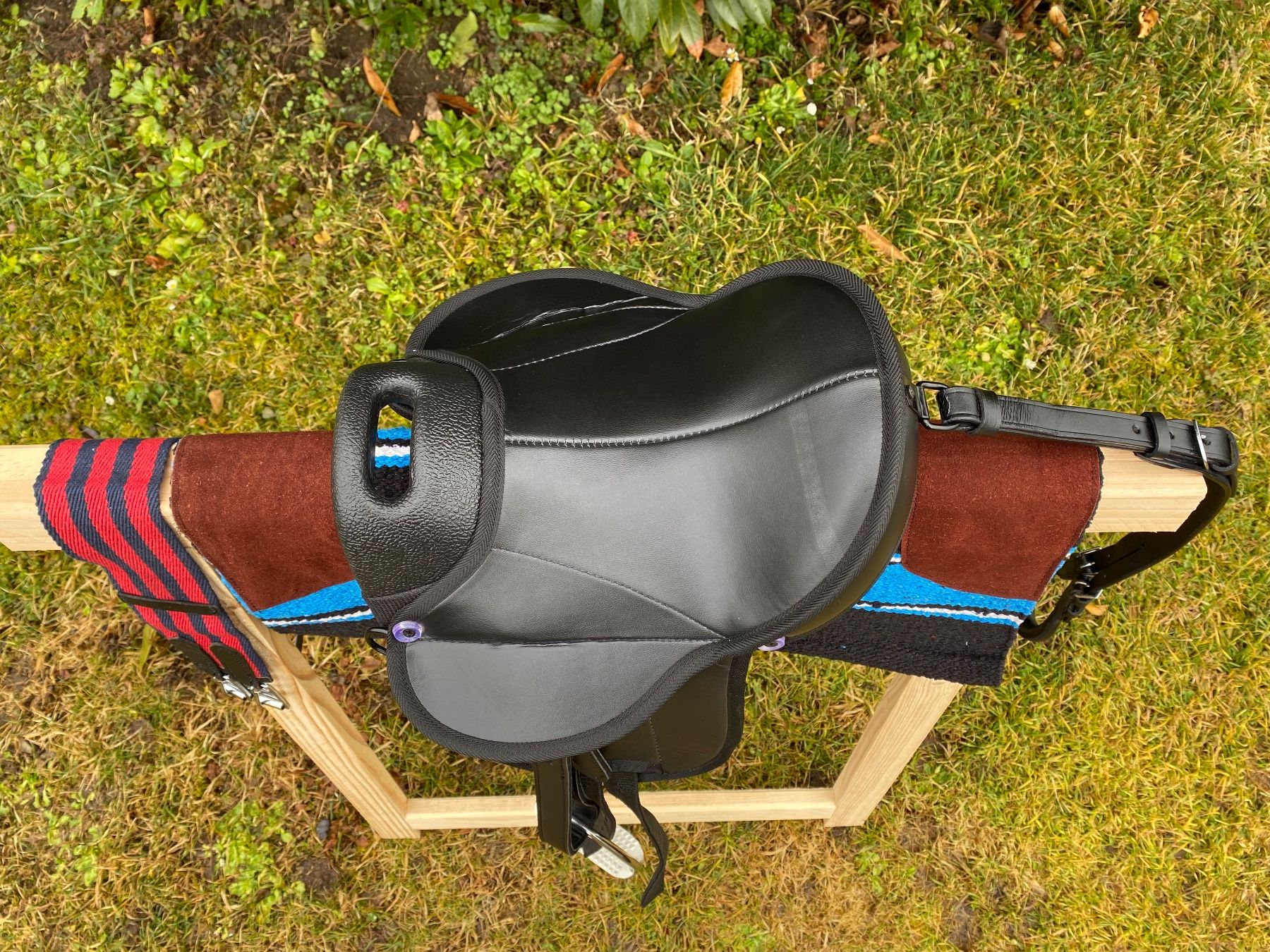 Selle & Accessori: schönes schwarzes Ponysätteli – Usato da Feldbach venduto da Fea1 2