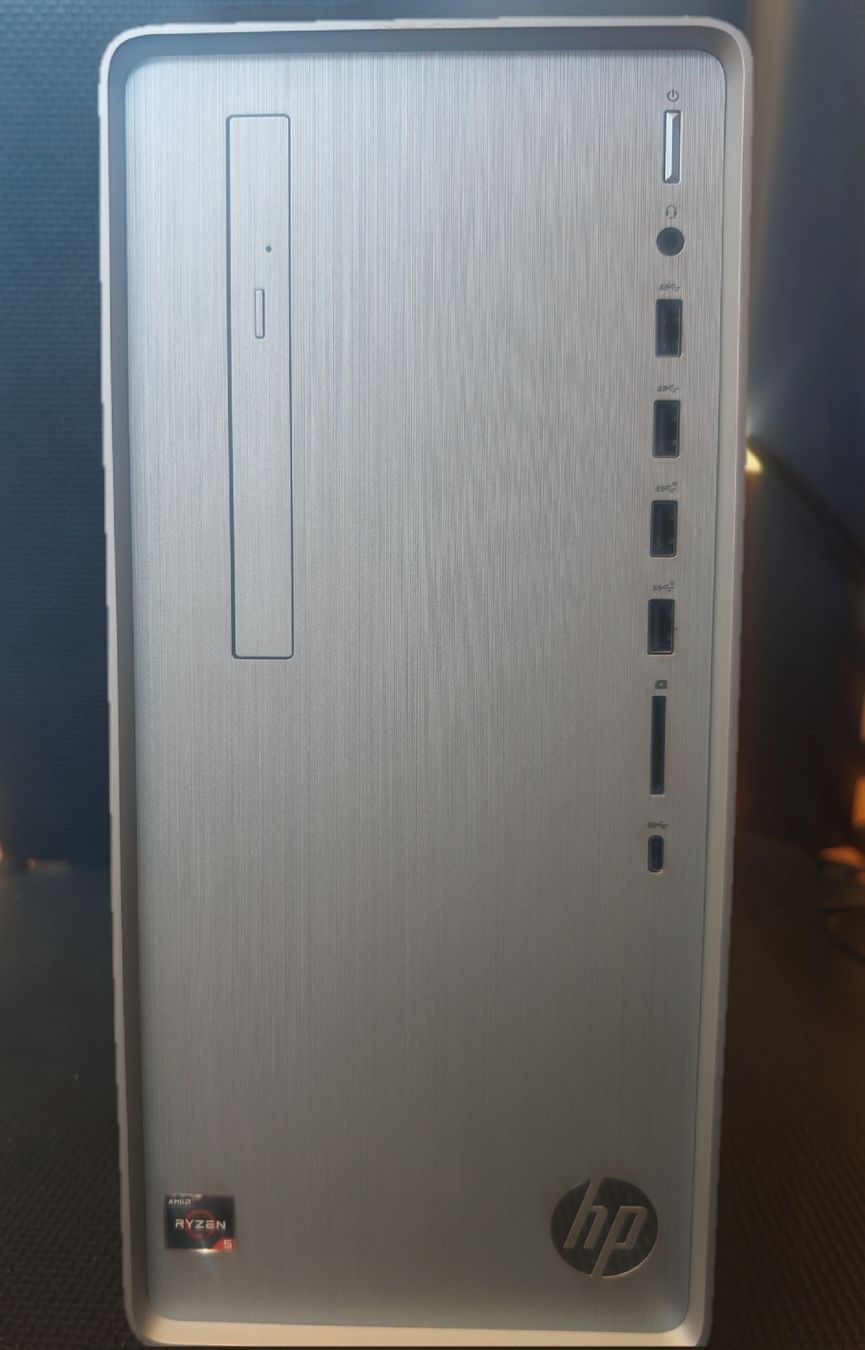 PC: HP Desktop PC avec RAM et SSD – Nuovo (secondo la descrizione) da Lausanne venduto da Mati.hon