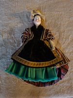 Antike Biedermeier-Porzellanpuppe mit Stoffkörper, Lederarme