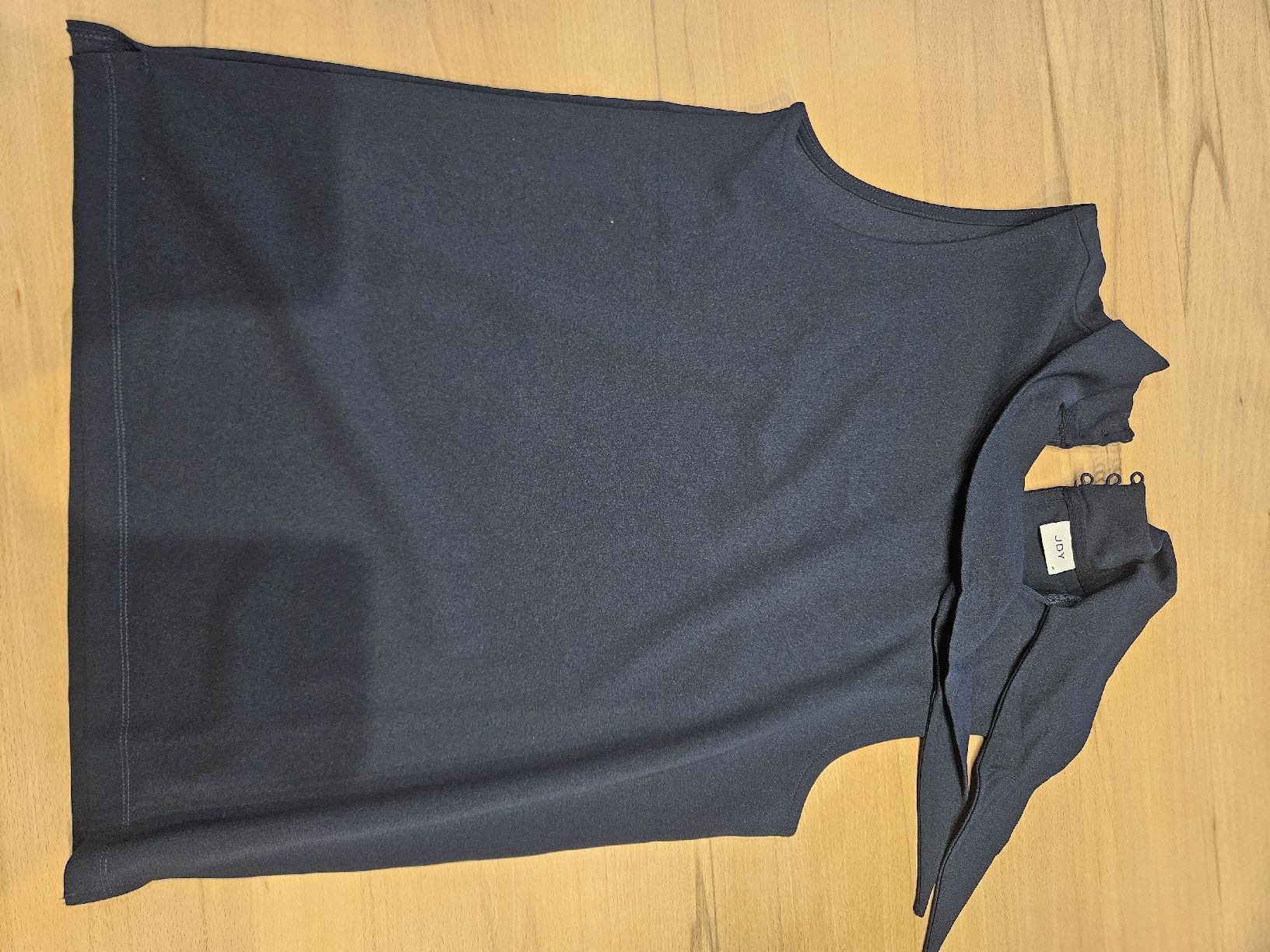 Lots de vêtements: Kleiderpacket mit diversen Blusen Grösse 38 M/L – D'occasion à Heimenhausen par Saint-Michel3360 5