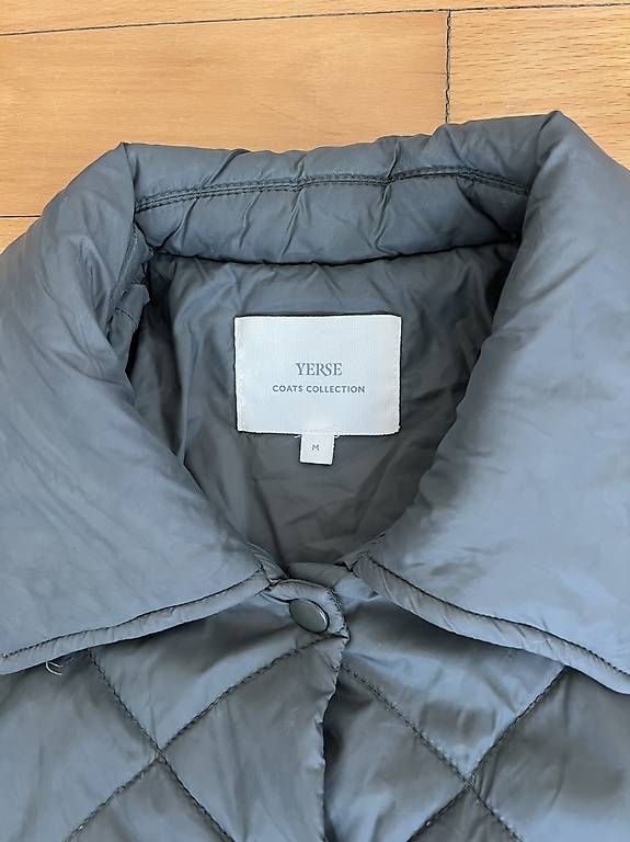 Vestes: Daunenjacke Damen - Grösse M – D'occasion à Baden par shopworld 1