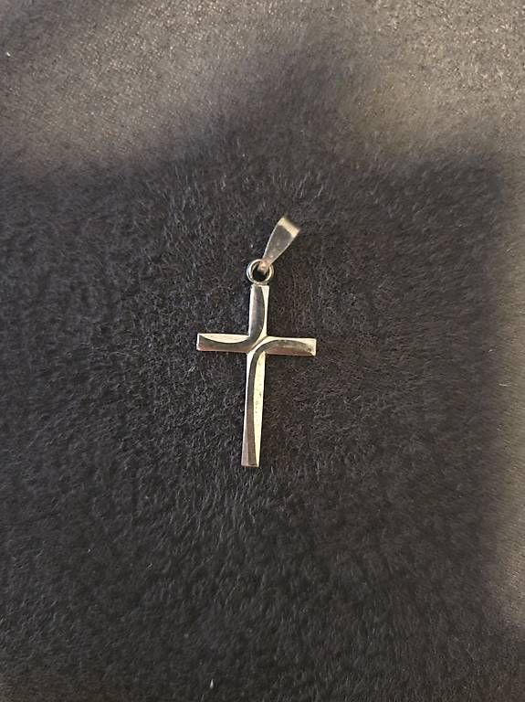 Ciondoli: Schlichter Kreuz Anhänger – Usato da Ebikon venduto da len_vv8s