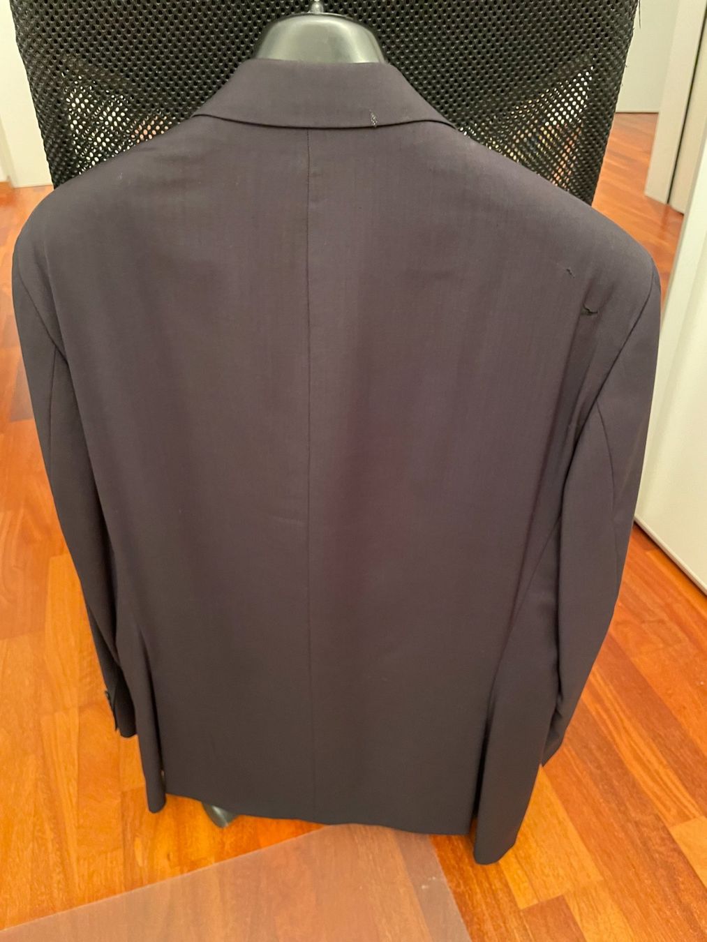 Hugo Boss Giacche: Veste Hugo Boss noire – Usato da OBERENGSTRINGEN venduto da Lolo6316 1