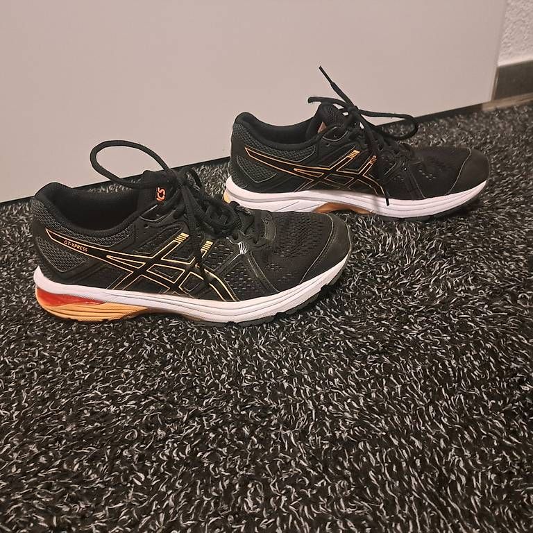Scarpe da uomo: Asics GT-XPRESS Laufschuhe  – Usato da Neftenbach venduto da sam_jbb5 2