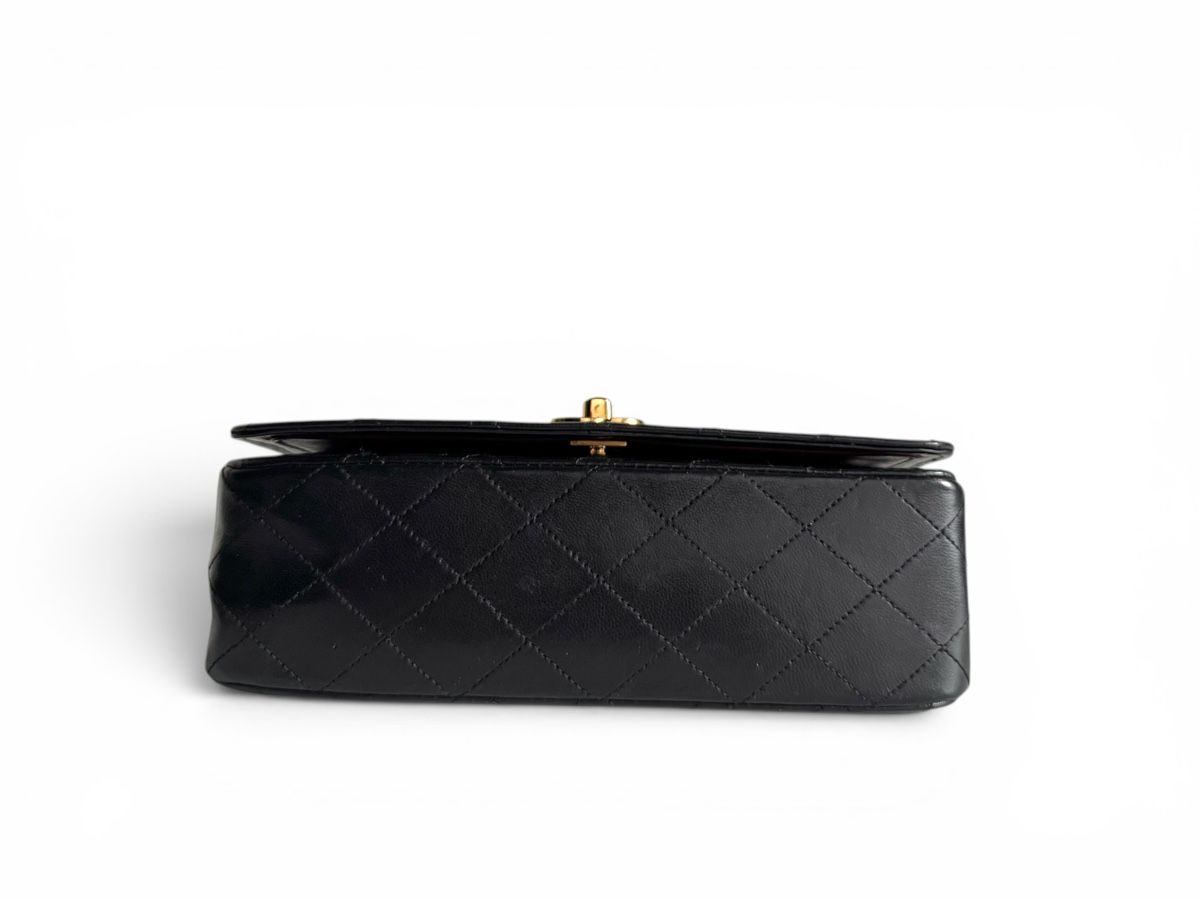 Chanel Borse da donna: CHANEL Lambskin Quilted Small Single Flap Tasche – Usato da Kriens venduto da hannaandkiko 3