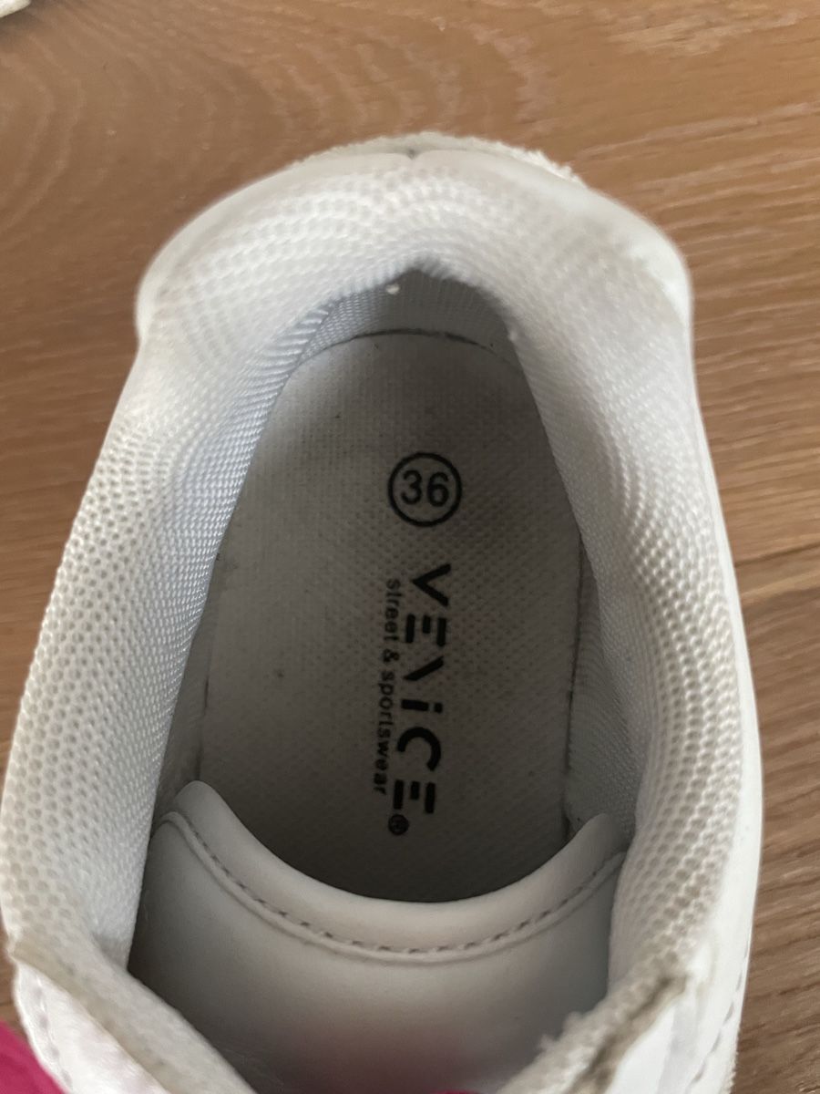 Schuhe für Jungen: Sneaker / Turnschuh – Gebraucht aus Aarwangen von erd_ngx8 2