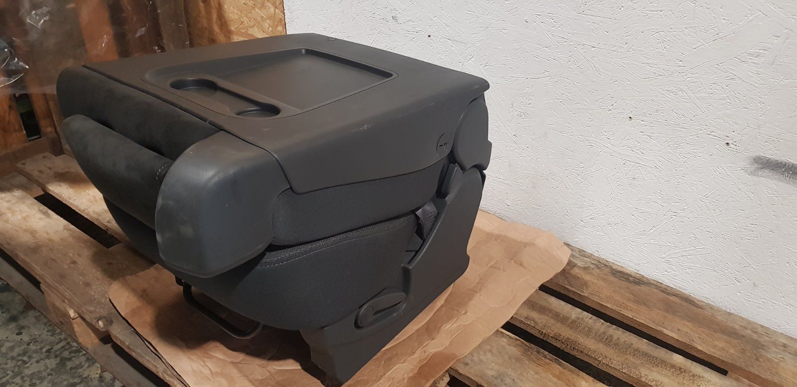 Tutti pezzi di ricambio auto: Renault Espace Sitze Auto Sitz Sjedili Siege Camper – Usato da Herzogenbuchsee venduto da ilh_kh5d 3