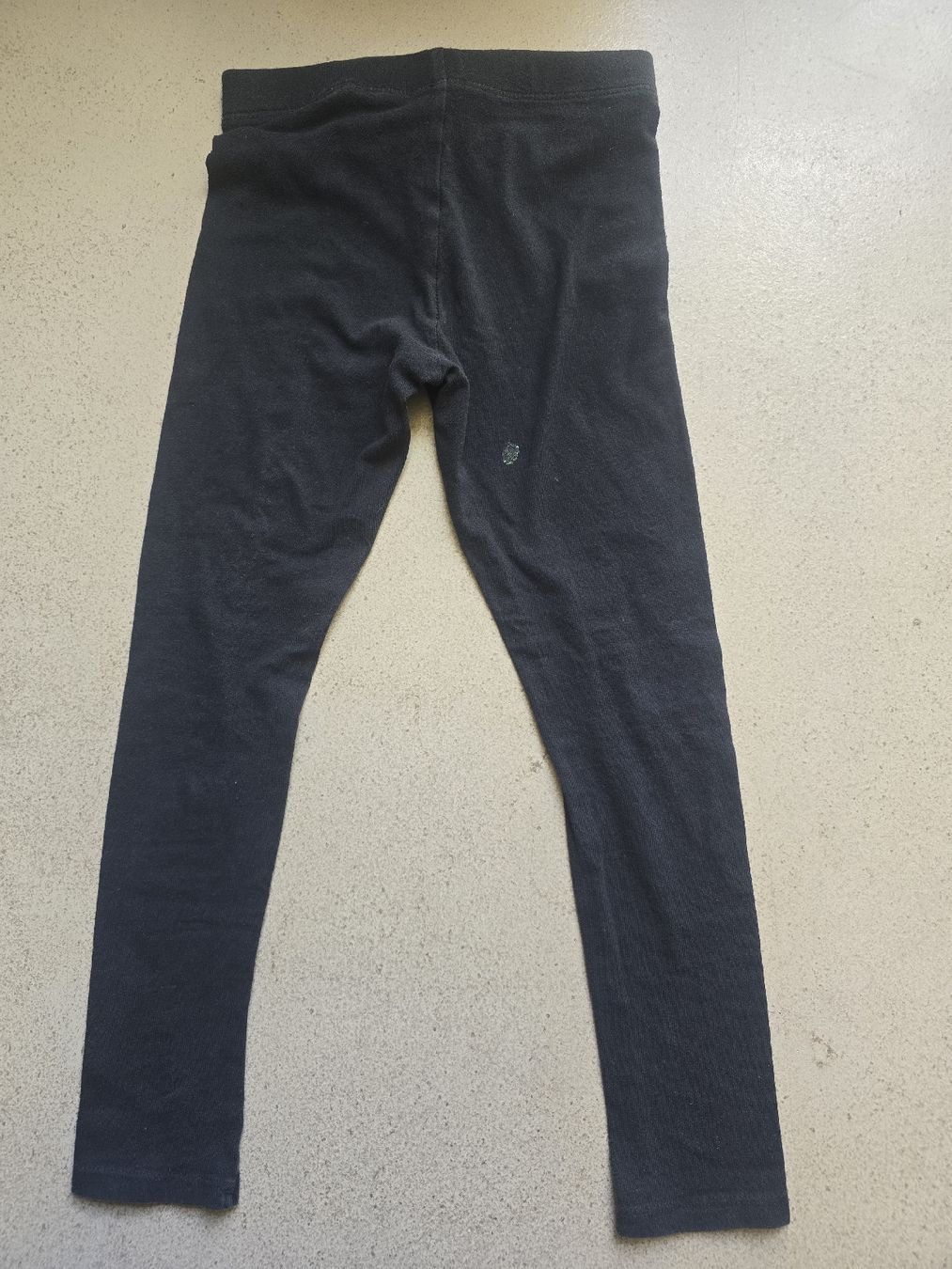 H&M Calze & Collant: HM Leggins, Gr. 122, Schwarz mit Herzen – Usato da Zürich venduto da Jackiieee88 1