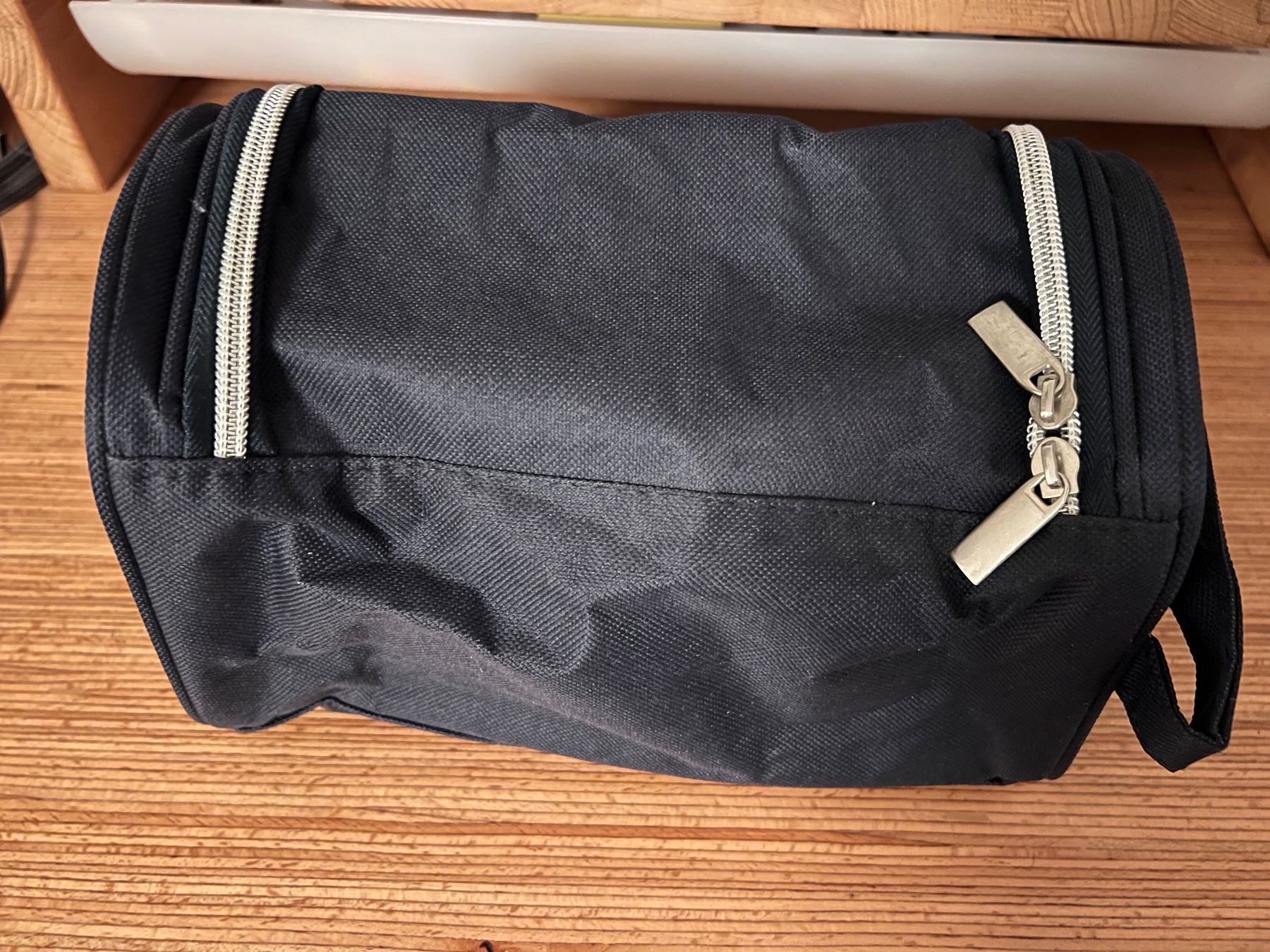 Custodie per cosmetici: Necessaire / Kulturtasche von Nivea Men – Usato da Egliswil venduto da Photonik 2