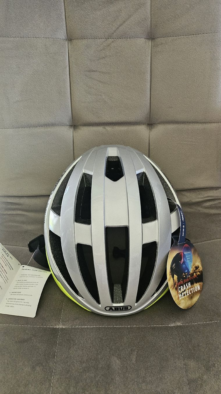 Abus Caschi: Abus Viantor Quin helmet with crash detection – Nuovo e nell'imballaggio originale da Glattpark(Opfikon) venduto da aiz_8pqg 2