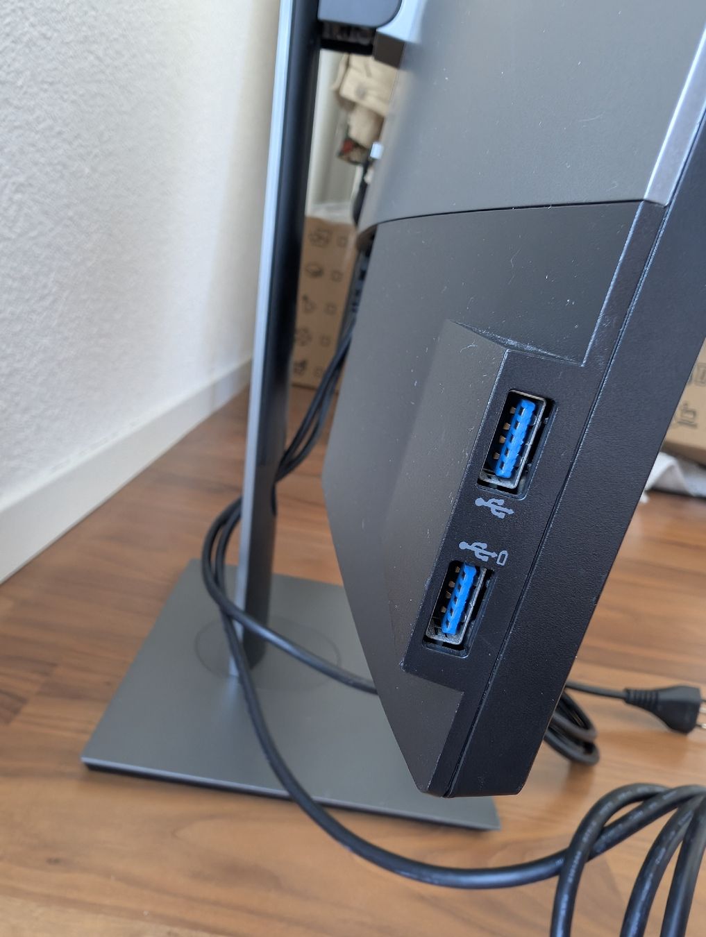 Dell Monitor: Dell UltraSharp U3219Q 3840 x 2160 pixels, 32" – Usato da Zürich venduto da WKSwissTech 4