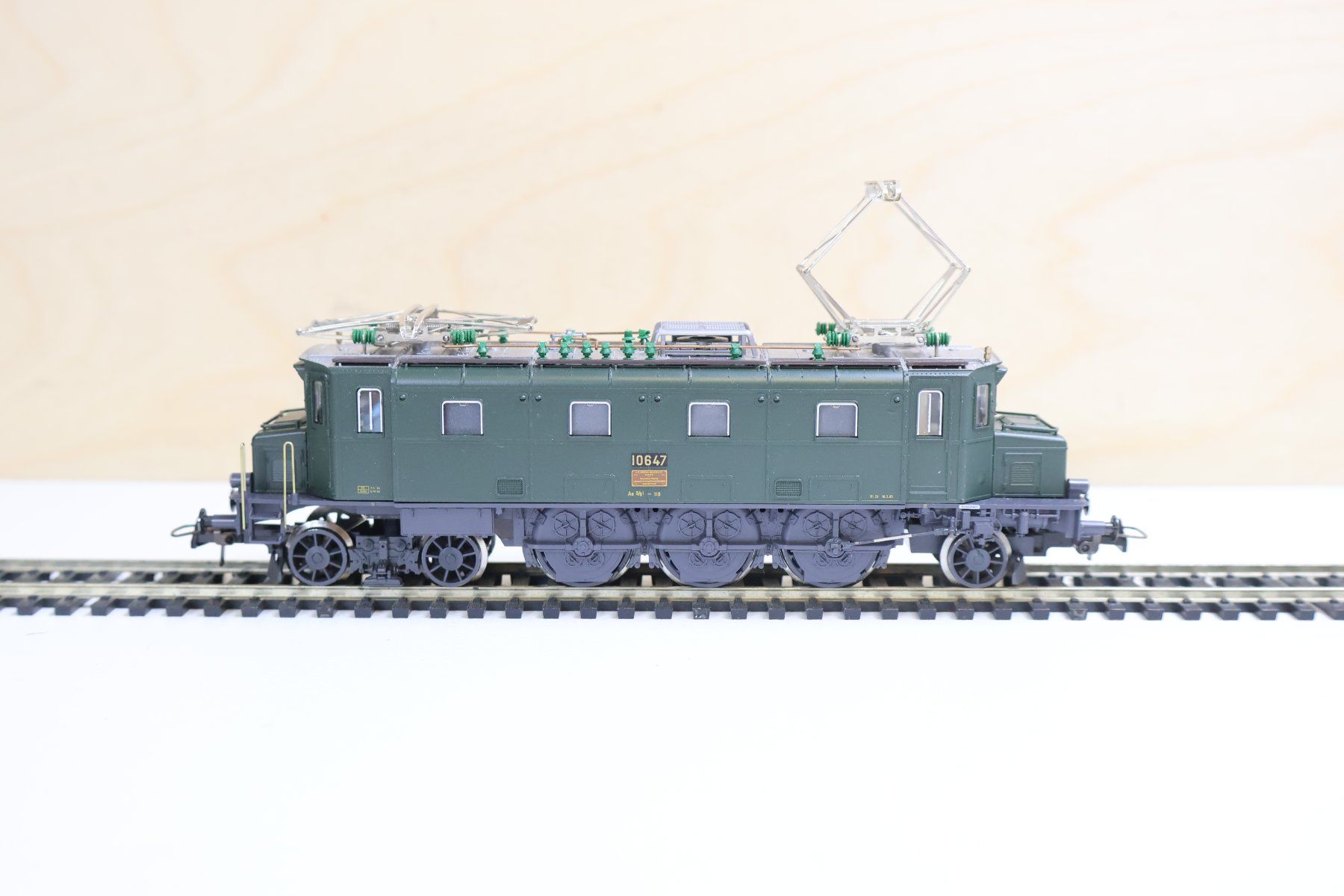 Fleischmann Modelleisenbahnen: Fleischmann SBB Ae 3/6 E-Lok H0 DC – Gebraucht aus Winterthur von Monstera 2