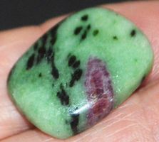 Cabochon L-9043 – Rubin Zoisit 21,5x16mm