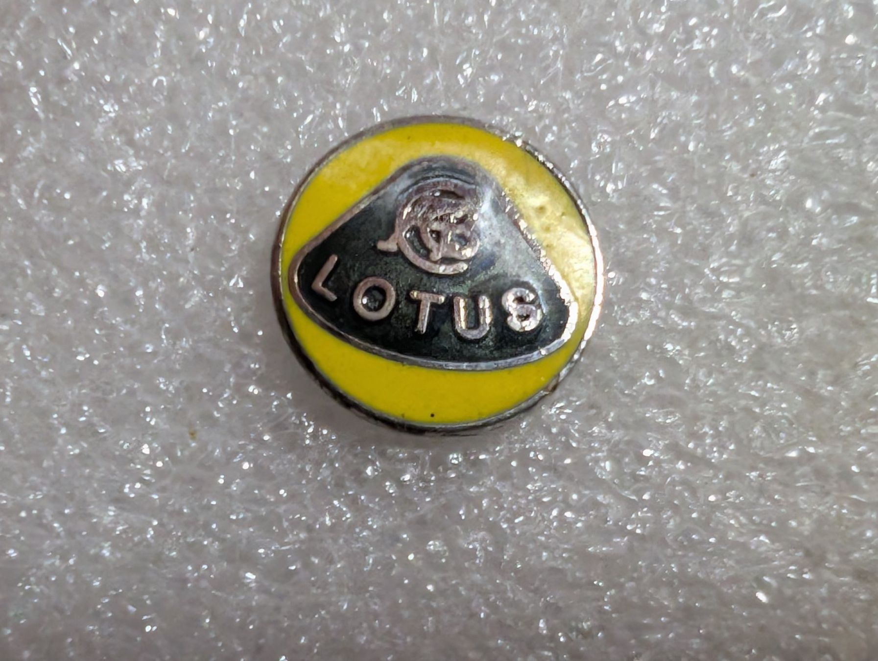 Placchette & Badge: Ansteckpin 243: Lotus – Usato da Oppligen venduto da Pin-Fall-Shop
