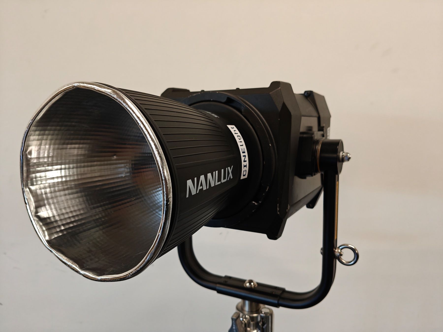 Lampade: Nanlux Evoke 1200D LED Filmscheinwerfer Kit mit Flight Case – Usato da Schlieren venduto da CINElight 7