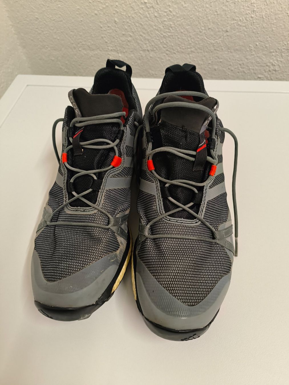 Adidas Scarpe da uomo: Adidas Terrex Agravic Boost, Grau/Orange, Gr 43 – Usato da Steinhausen venduto da surfero