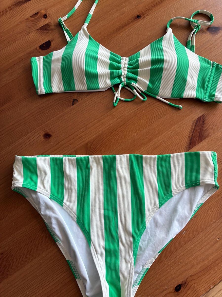Lots de vêtements: Bikini Set Grösse 42B – D'occasion à Rotkreuz par ZG6343