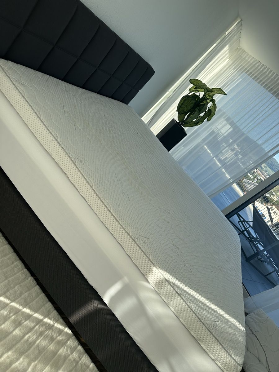 Matelas: Topper zu verschenken  – D'occasion à Döttingen par Marina_Breit