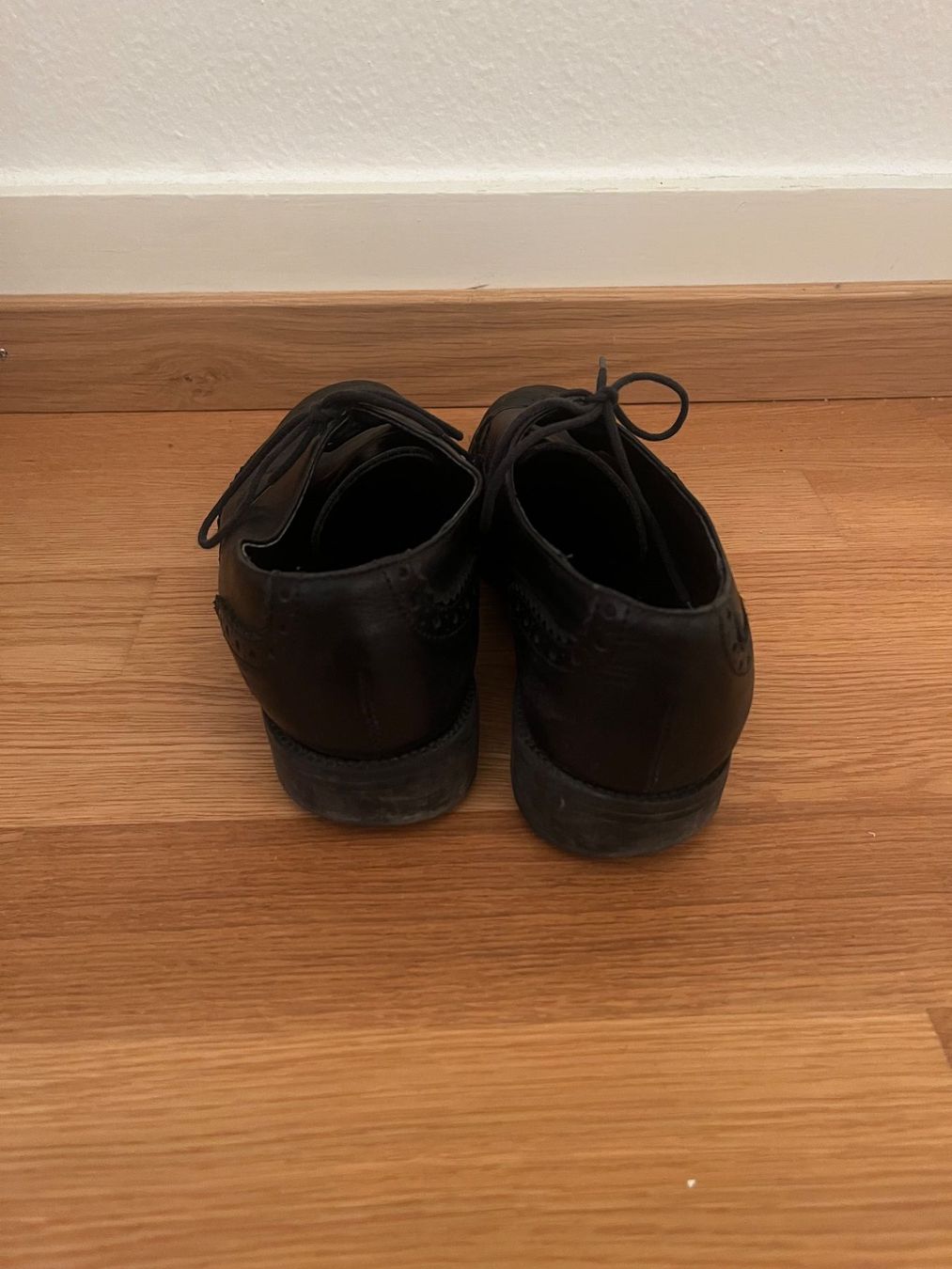 Scarpe da donna: Schwarze Lederschuhe – Usato da Zürich venduto da corinne.nussbaumer20 1