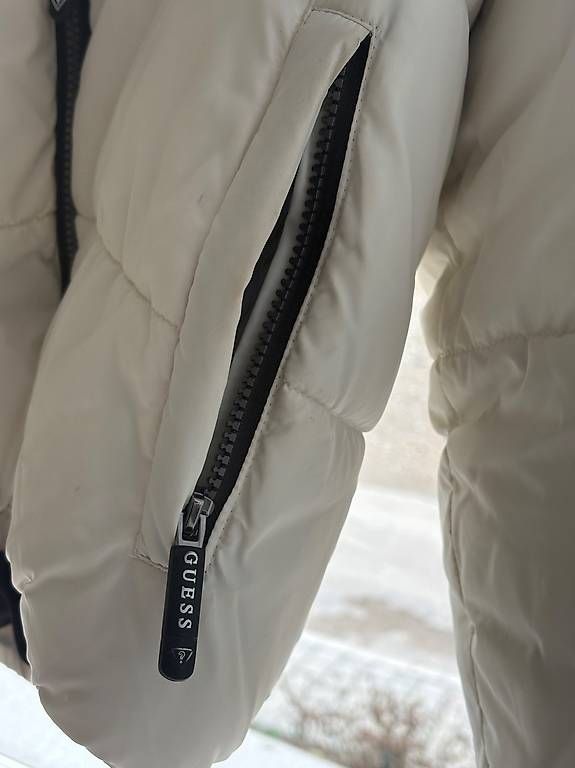 Guess Giacche: Guess Daunenjacke Damen Gr. L – Usato da Glattfelden venduto da CaptainM12 2