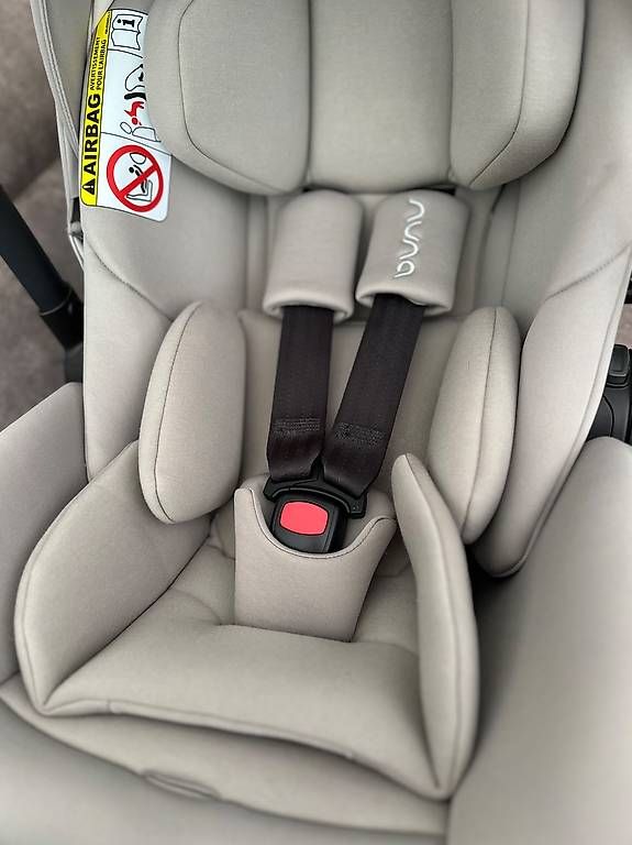 Nuna Seggiolini per auto: Nuna ARRA next Babyschale inkl. BASE next – Usato da Adliswil venduto da dan_ds2r 3