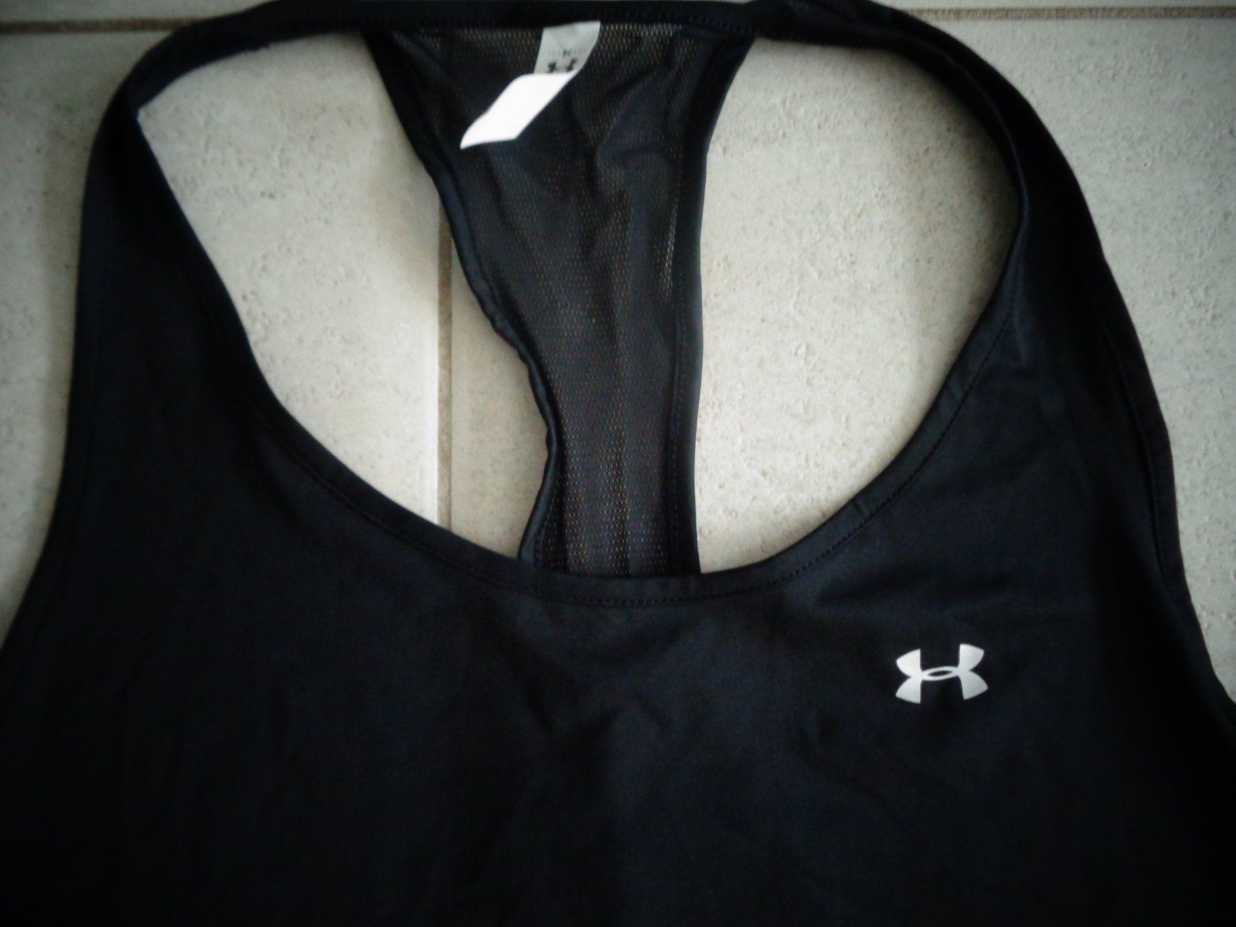 Under Armour Top: UNDER ARMOUR  TOP GR.L NEU – Nuovo (secondo la descrizione) da Rotkreuz venduto da Samballi 1