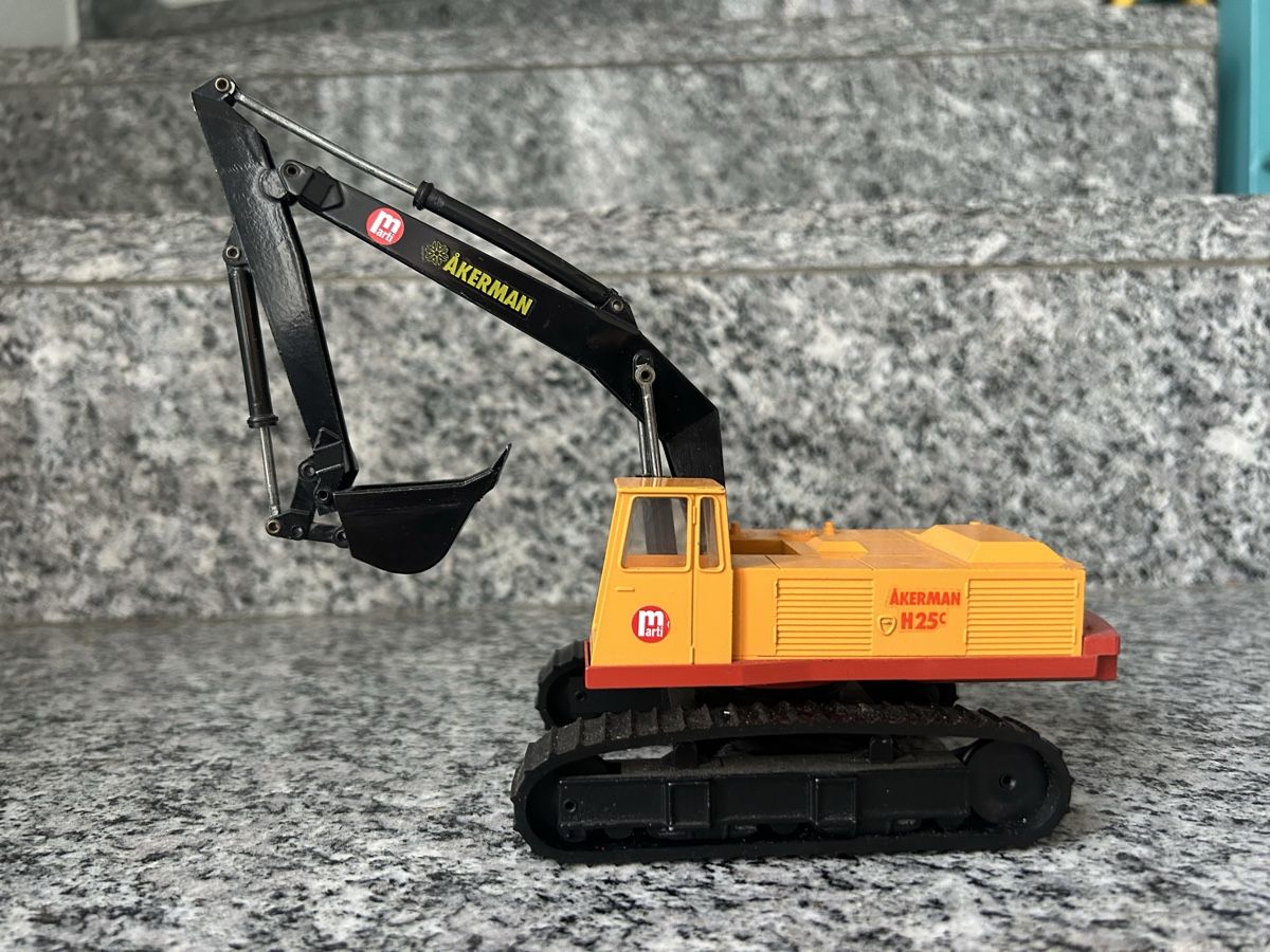 Modellbausätze & Standmodelle: Akermann H25 , 1:50 , NZG – Gebraucht aus Horw von Tigercat635