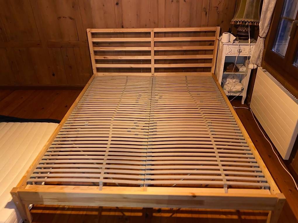 Letti: Ikea Bettgestell und Lattenrost 140x200 – Usato da Altwis venduto da kev_khv5