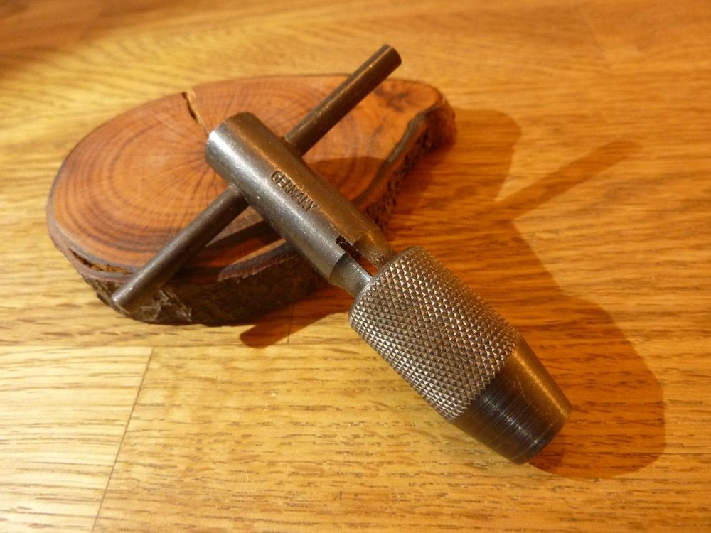 Verstellbarer Windeisen Mit Umschaltknarre – Für Gewindebohrer 1,5-4,0 Mm – T-Griff Für Rechts-/Linkshänder