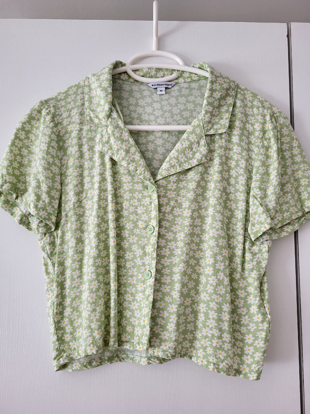 C&A Tops: Crop Bluse / Top, Gr. 36, hellgrün mit Gänseblümchen🌼 – Gebraucht aus Zürich von Mada45