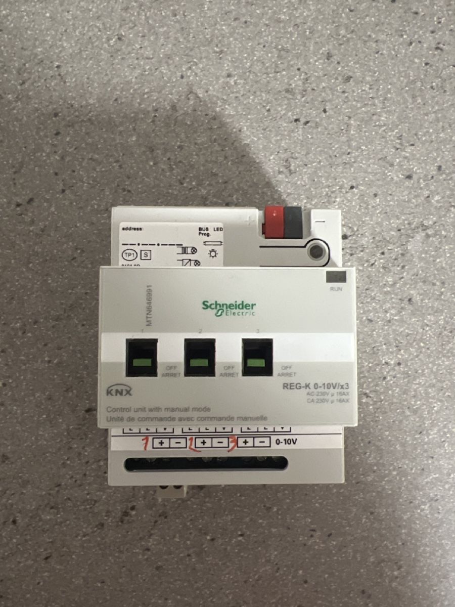 Schneider Componenti elettronici: Unité de commande Schneider KNX – Usato da Morges venduto da Alexys23