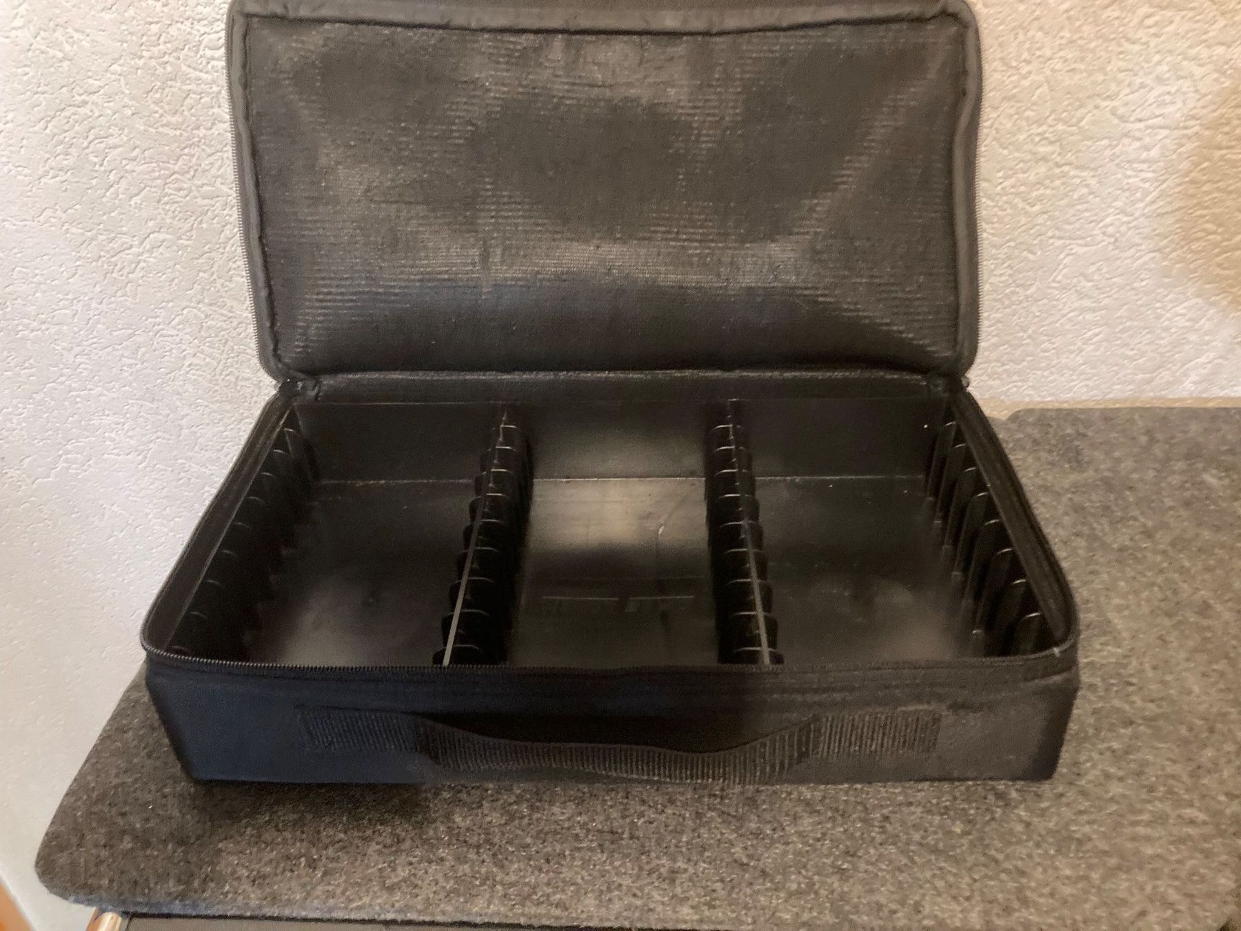 Musicassette: Case Logic - Sac de transport - 30 cassettes audio – Usato da Fribourg venduto da Karushi 2