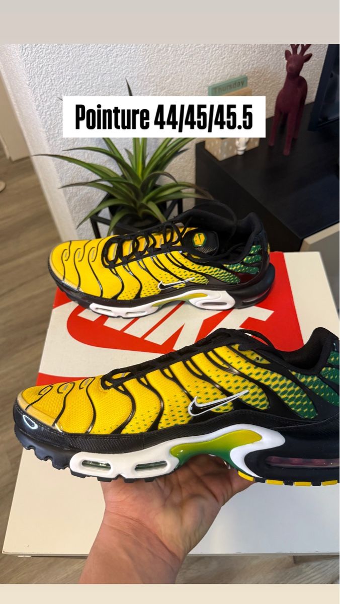 Nike Scarpe da uomo: Nike TN Air Max Plus jaune/noir pointure 45.5 – Nuovo e nell'imballaggio originale da Urtenen-Schönbühl venduto da Big.sanad 2
