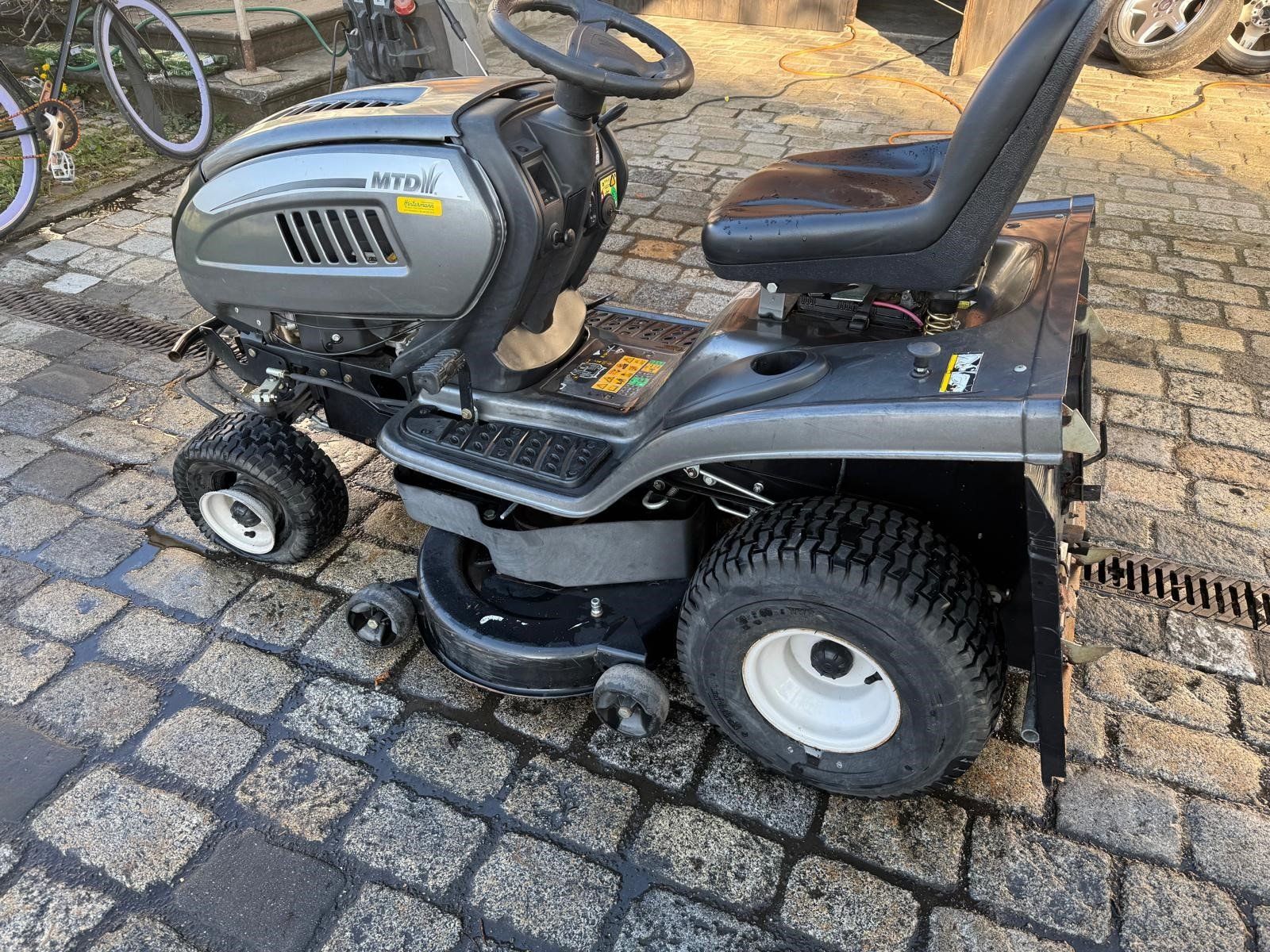 Mtd Tracteurs: MTD – Défectueux à Schleinikon par Laegern99 4
