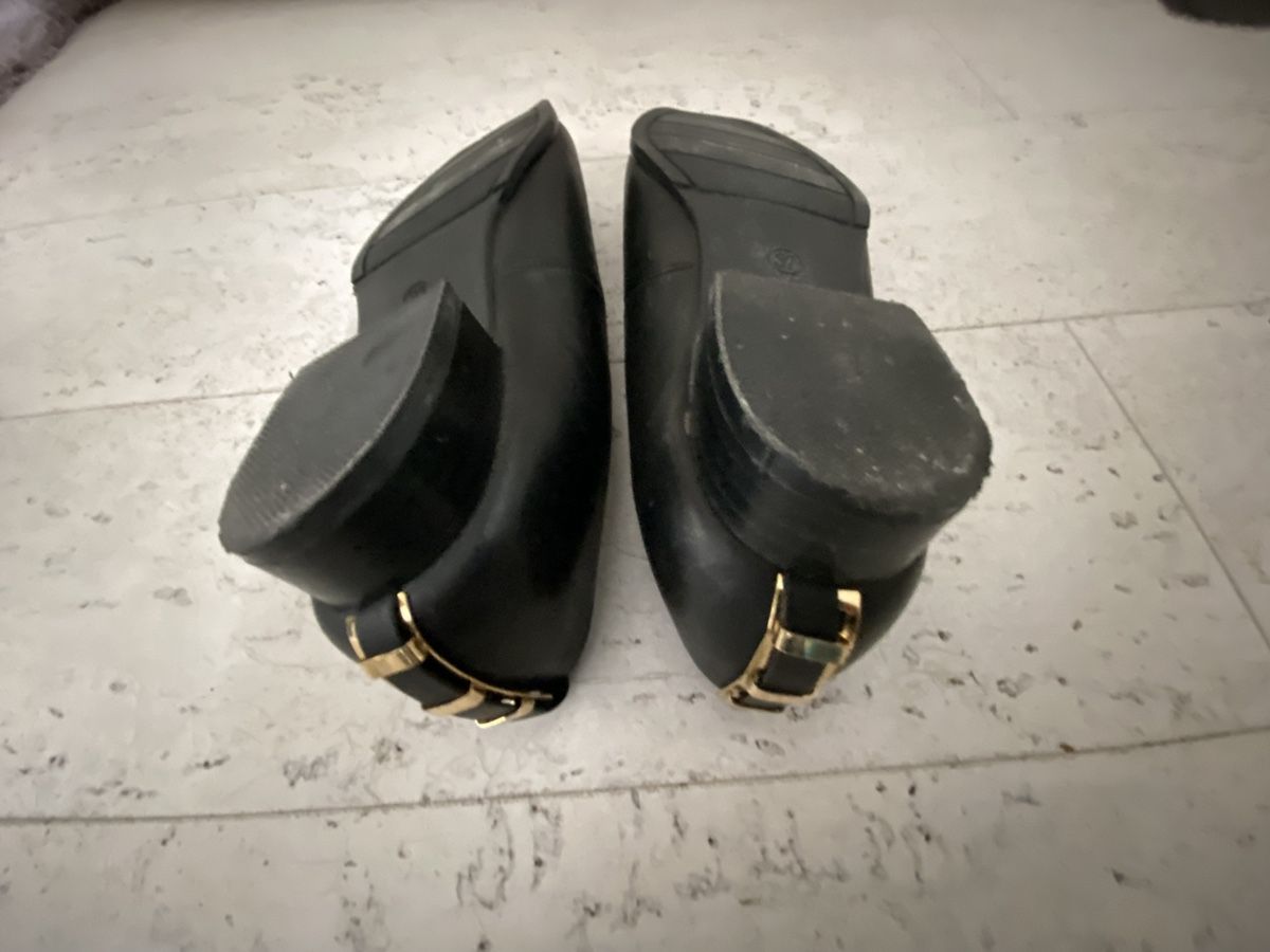Scarpe da donna: Schwarze  Ballerinas mit Absatz Gr. 37 – Usato da Bellach venduto da Legdance 2