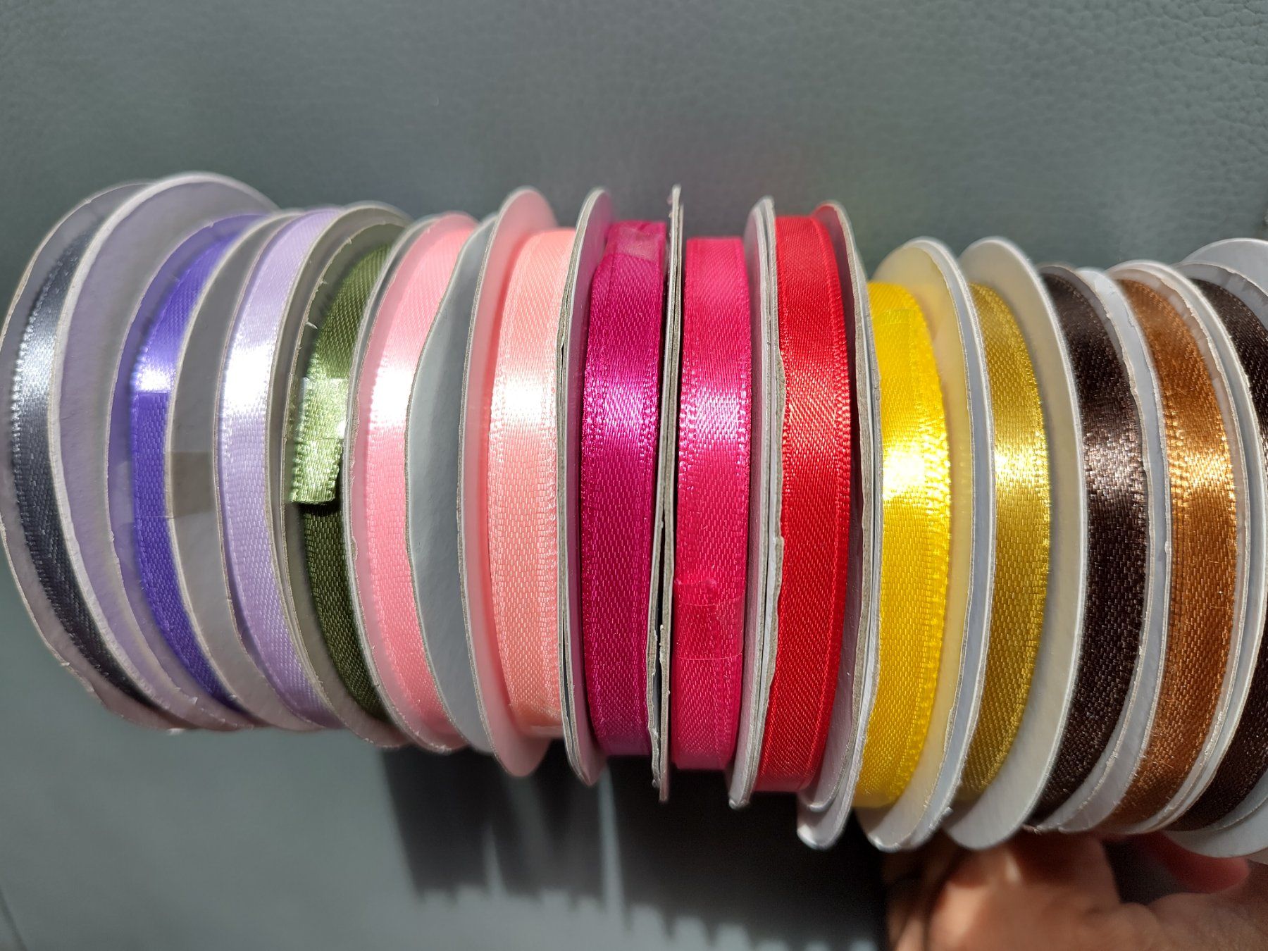 Nastri decorativi: 15 Stk 6mm Satinbänder Satin 25m – Nuovo (secondo la descrizione) da Leuggern venduto da Pummi19 1