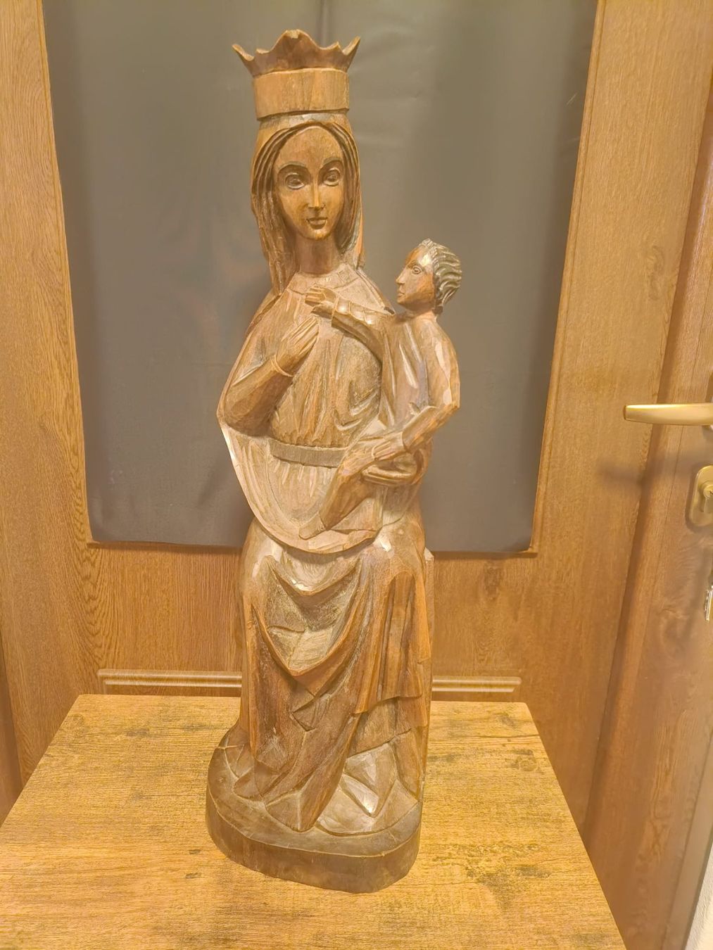 Sculptures & Statues: andgeschnitzte Madonna mit Jesuskind – D'occasion à Locarno par abosca