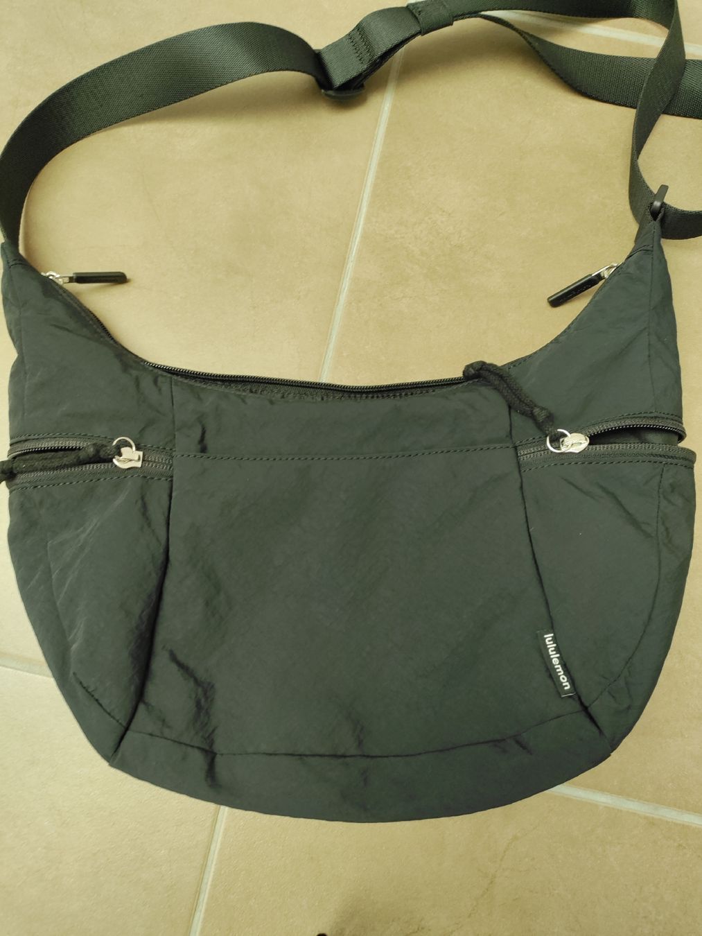 Lululemon Taschen für Damen: Umhängetasche von lululemon – Gebraucht aus Port von 243rina 2