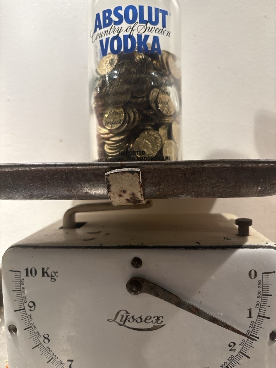 Tutti le monete: Flasche Absolut Vodka mit 5 Räpplern gefüllt – Usato da Schlieren venduto da pauley102 2
