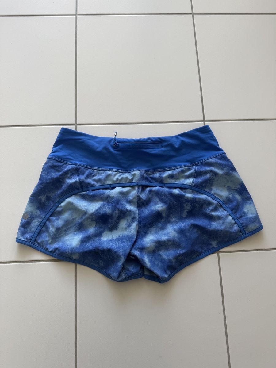 Lululemon Pantaloni: Lululemon Shorts 6 – Usato da Schmerikon venduto da 80zz08 1