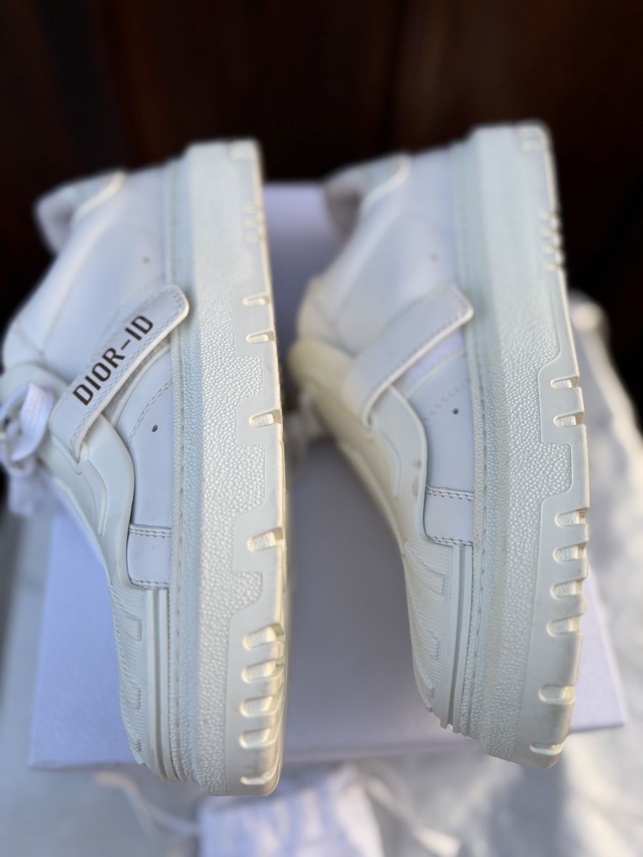 Dior Chaussures femmes: Dior Sneaker ID Weiss Leder Grösse 39,5  – D'occasion à Oberwil BL par daniellea_k 4